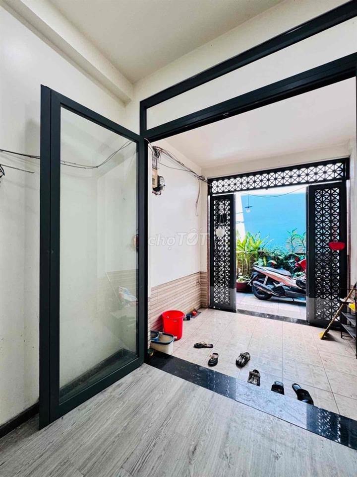 ĐỘC NHẤT VÔ NHỊ - GẦN 40M2 - 3 TẦNG SÂN THƯỢNG - 3PN - 1 CĂN RA OTO