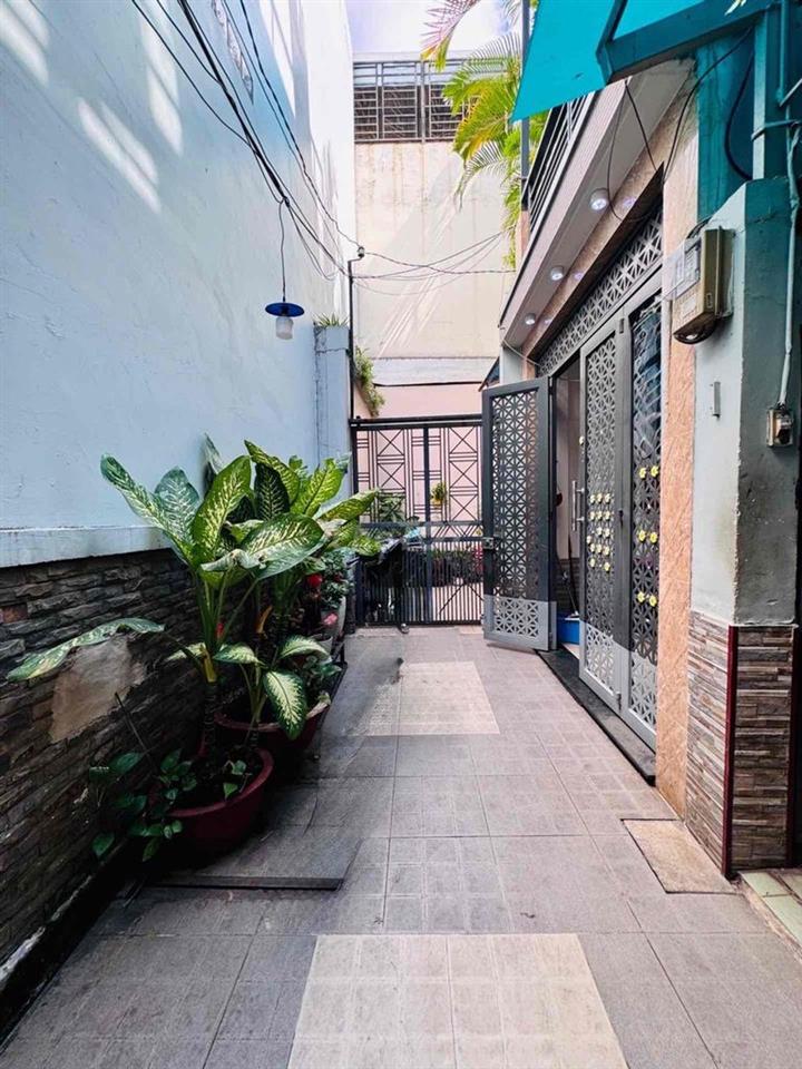 ĐỘC NHẤT VÔ NHỊ - GẦN 40M2 - 3 TẦNG SÂN THƯỢNG - 3PN - 1 CĂN RA OTO