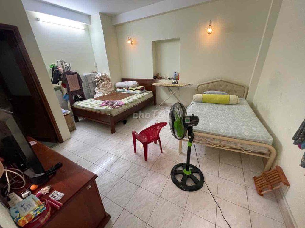 CHO THUÊ NHÀ HẺM XE TẢI - NGAY CC WILTON  - 3PN 3WC - 5M x 15M