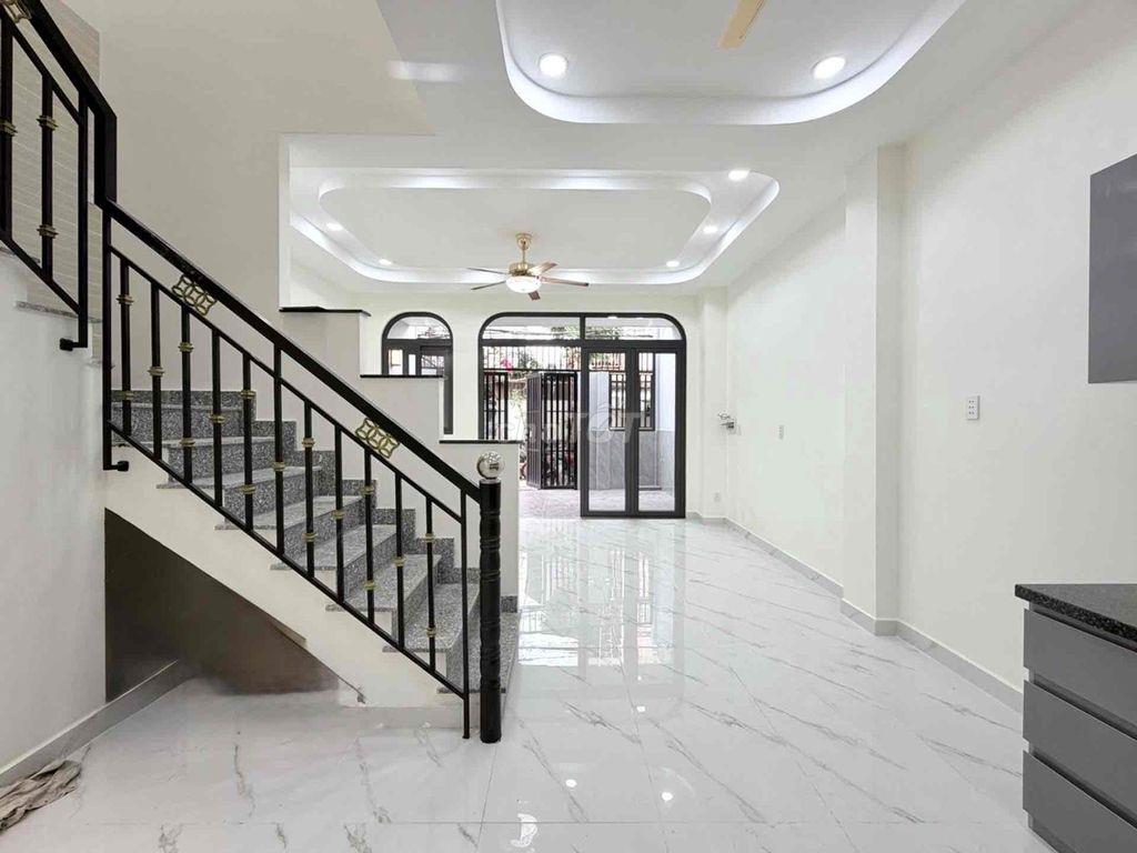 NHÀ NGANG TRÊN 5M GIÁP BÌNH THẠNH - GẦN CHỢ CÂY QUÉO - 86,3M2 - 3PN