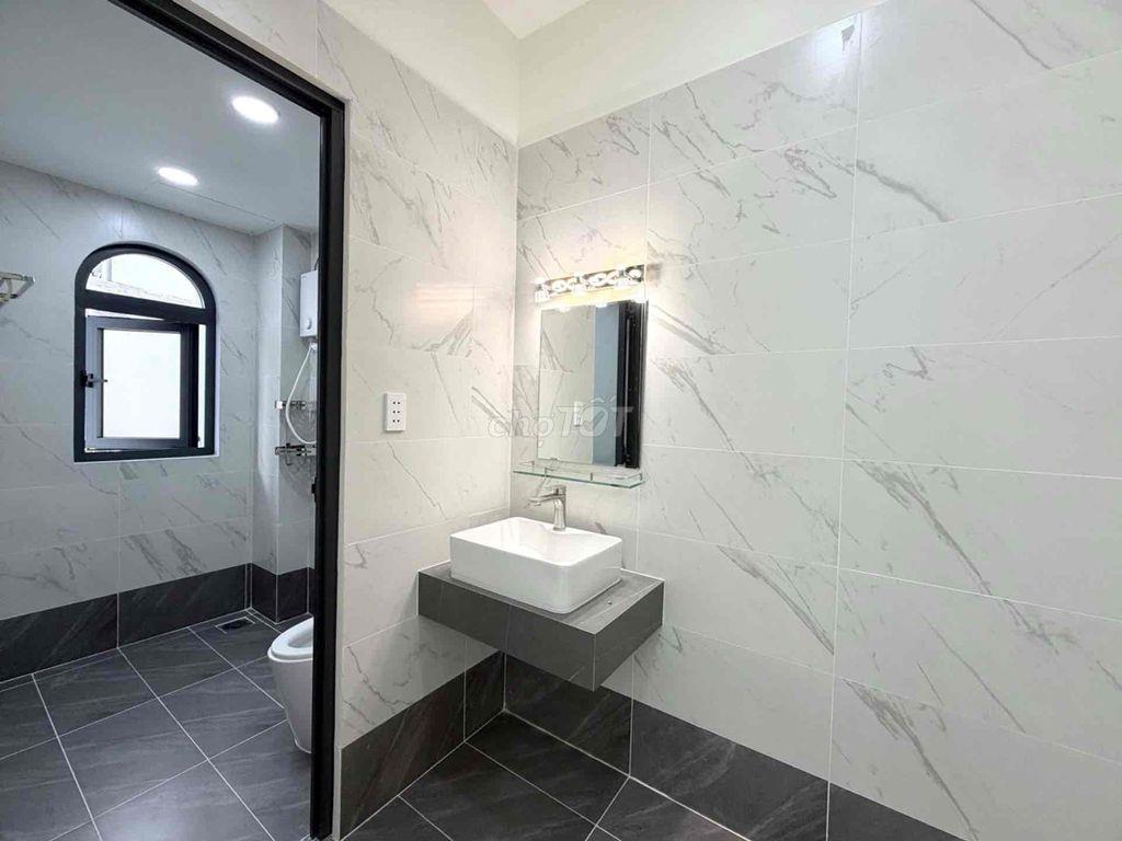 NHÀ NGANG TRÊN 5M GIÁP BÌNH THẠNH - GẦN CHỢ CÂY QUÉO - 86,3M2 - 3PN