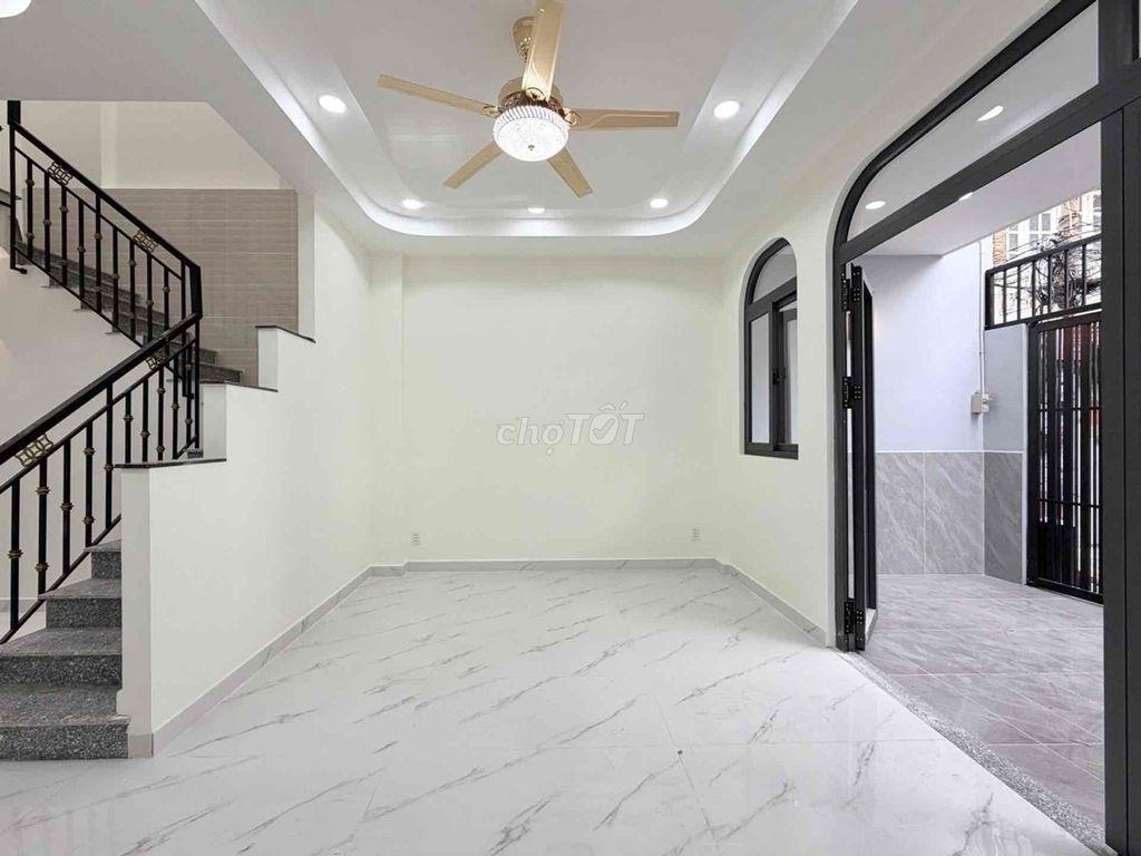 NHÀ NGANG TRÊN 5M GIÁP BÌNH THẠNH - GẦN CHỢ CÂY QUÉO - 86,3M2 - 3PN