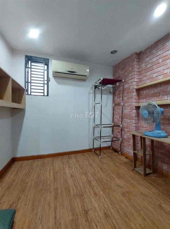 TỔ ẤM 19M2 - 2 TẦNG - 10M RA OTO TRÁNH - SỔ HOÀN CÔNG ĐỦ