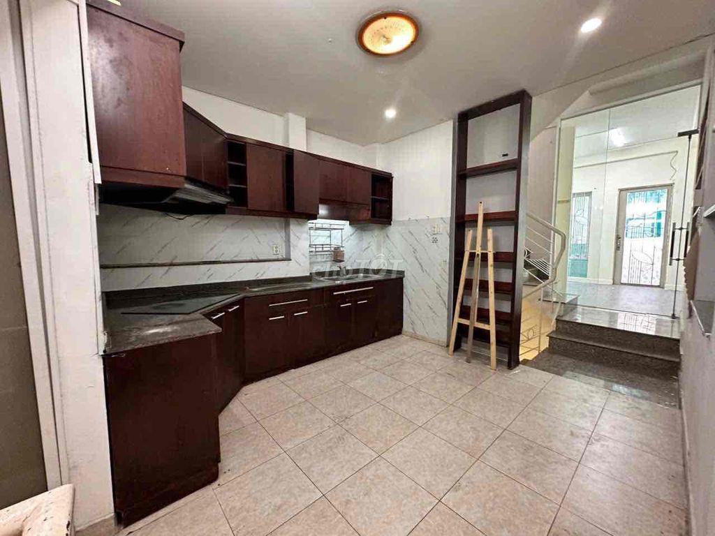 CHO THUÊ NHÀ HOÀNG HOA THÁM, BÌNH THẠNH - SÁT MẶT TIỀN - 4M x 18M