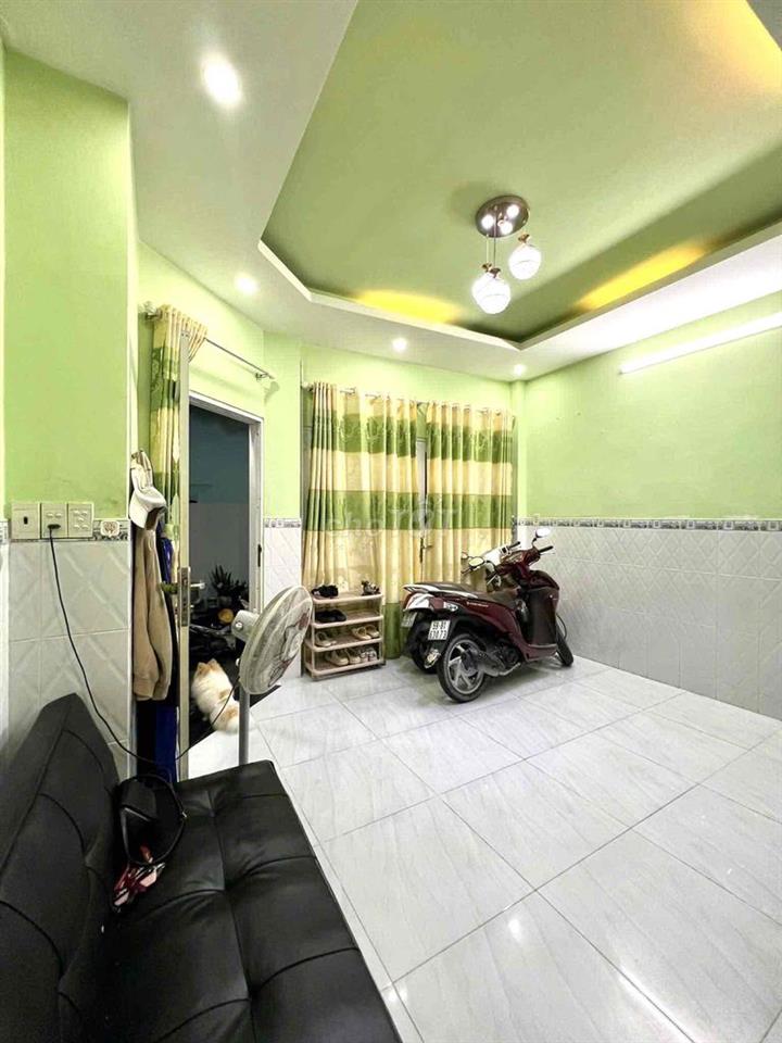 CHO THUÊ NHÀ TRƯỜNG SA, SÁT QUẬN 1 - 4PN 2WC | 14 TRIỆU
