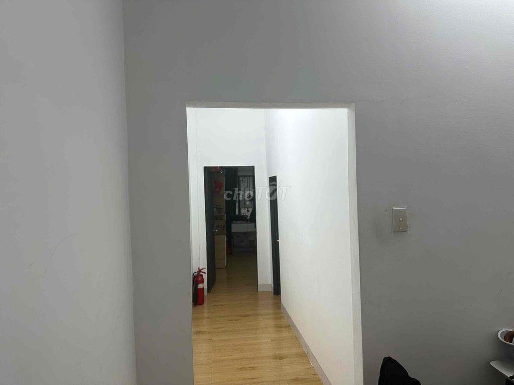Cho thuê căn hộ 2pn bancol + 1 phòng ăn, bếp ( 60m2 ), máy giặt riêng