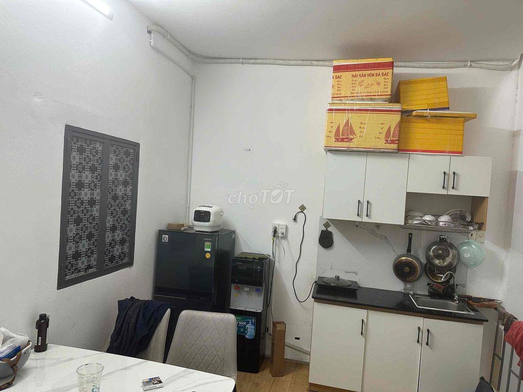 Cho thuê căn hộ 2pn bancol + 1 phòng ăn, bếp ( 60m2 ), máy giặt riêng