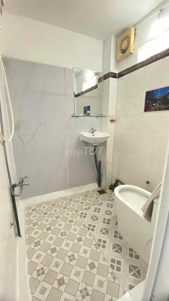 cho thuê căn hộ bancol nguyên tầng 2, máy giặt riêng