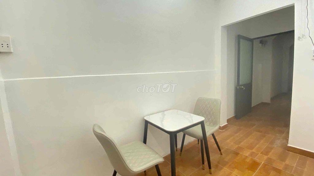 cho thuê căn hộ 1 phòng ngủ tách bếp, phòng ăn dưới trệt, sân phơi