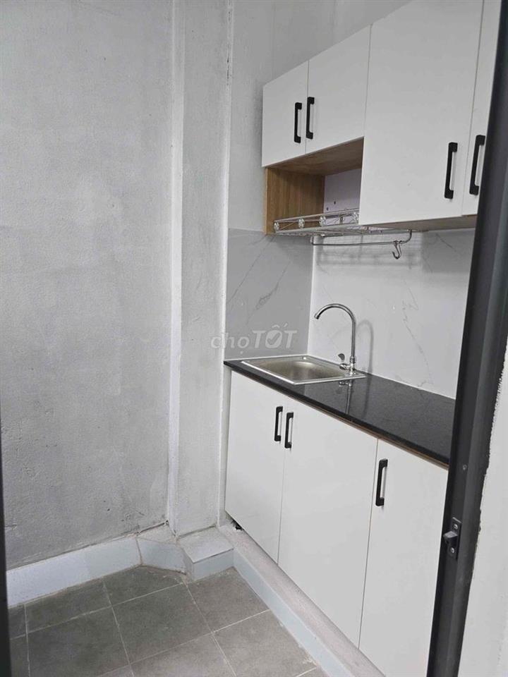 cho thuê căn hộ 1 phòng ngủ tách bếp, phòng ăn dưới trệt, sân phơi