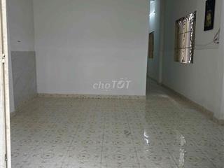 Cần bán gấp nhà đẹp, giá rẻ. Nhà sát gần đường lớn.