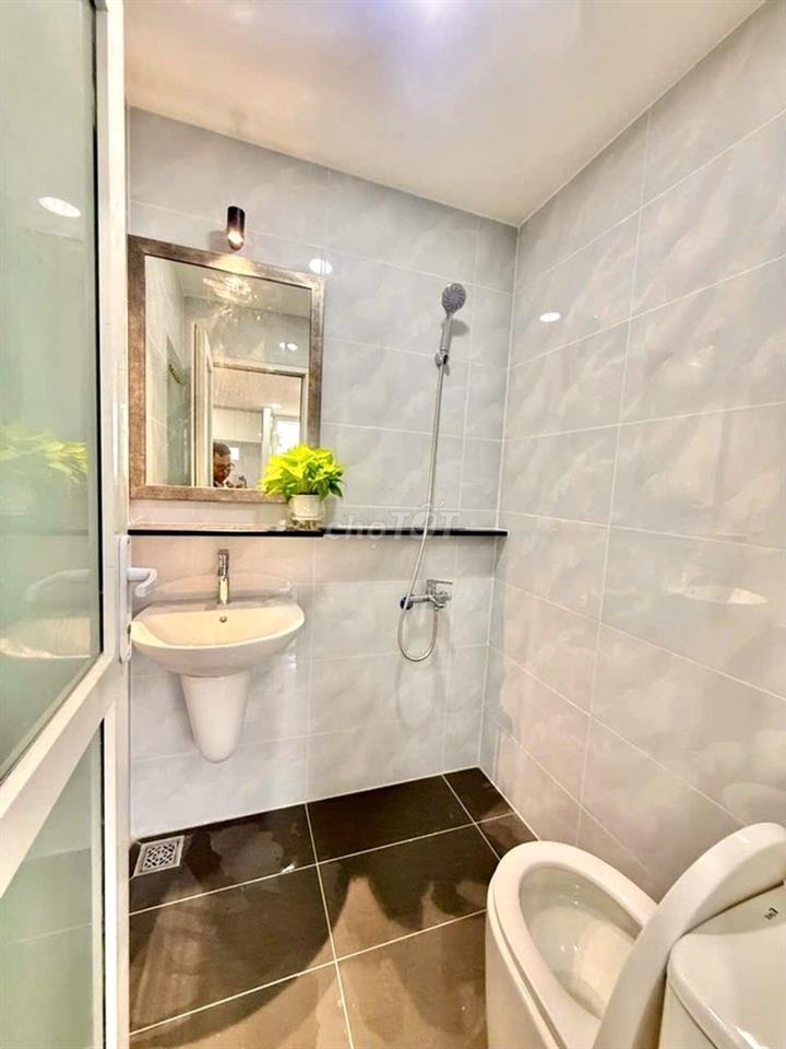 3,05 TỶ - 60M2 - NGANG 8M - FULL NỘI THẤT - 3 PHÒNG 2WC