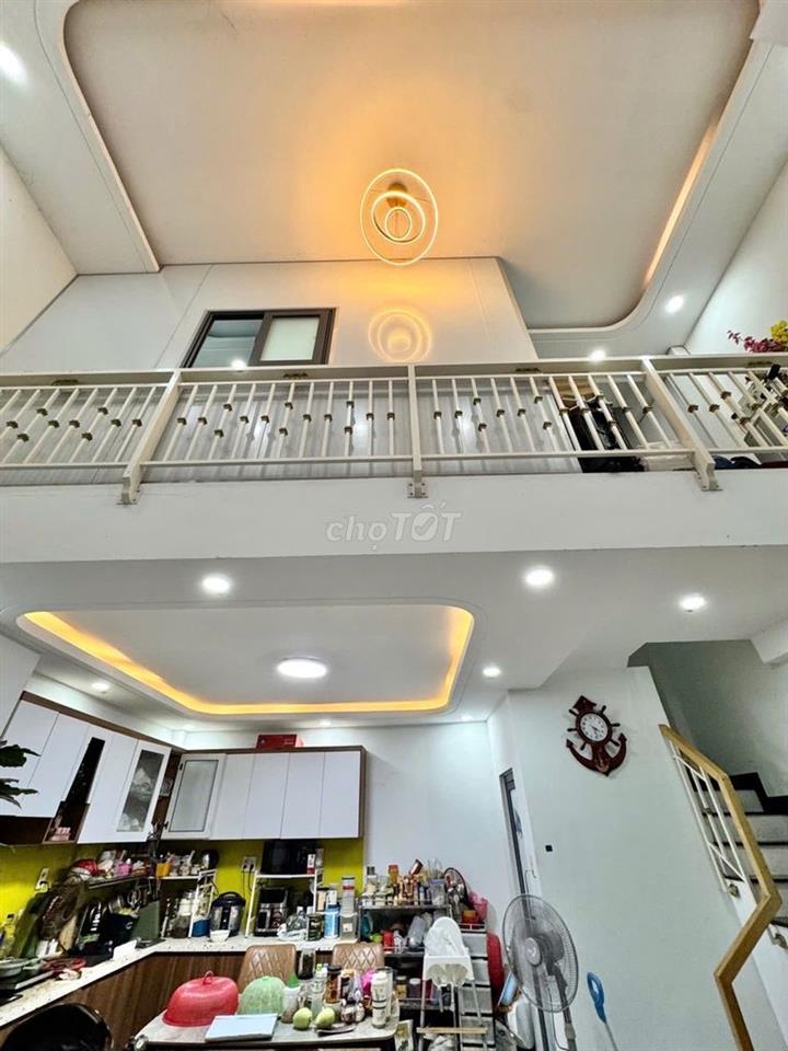 7.9 TỶ - 5 TẦNG – 6m X 6m – 5PN/5WC – SÁT BỜ KÈ RẠCH XUYÊN TÂM