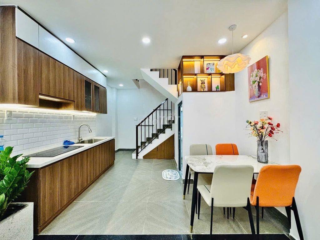 5.69 TỶ - NHÀ BÌNH THẠNH - 30M2 - 3 TẦNG 2PN 3WC - HẺM XE HƠI