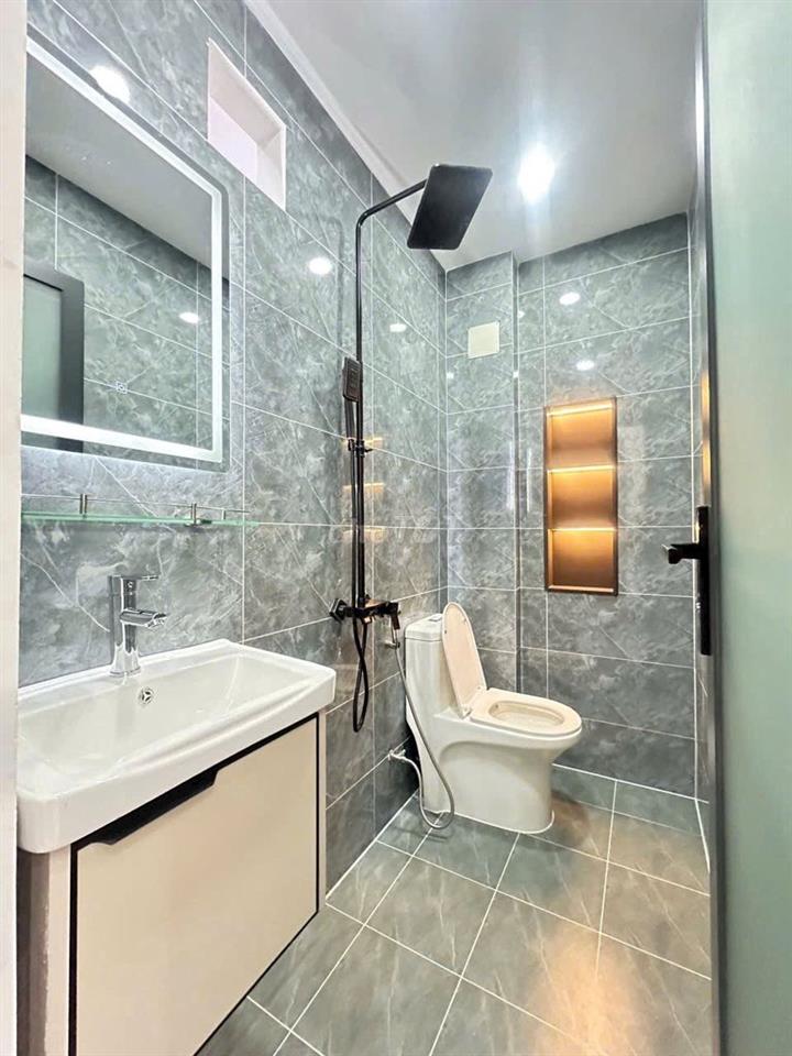 (Gò Vấp)Hẻm xe hơi 4m, 3PN/3WC (Có PN trệt), gần Emart 2, cách QT 500m