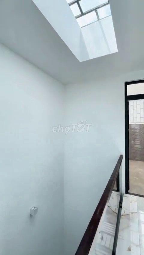 Bán Nhà Mặt Tiền Thạnh Lộc 39 Hiện Đại Đầy Đủ Nội Thất