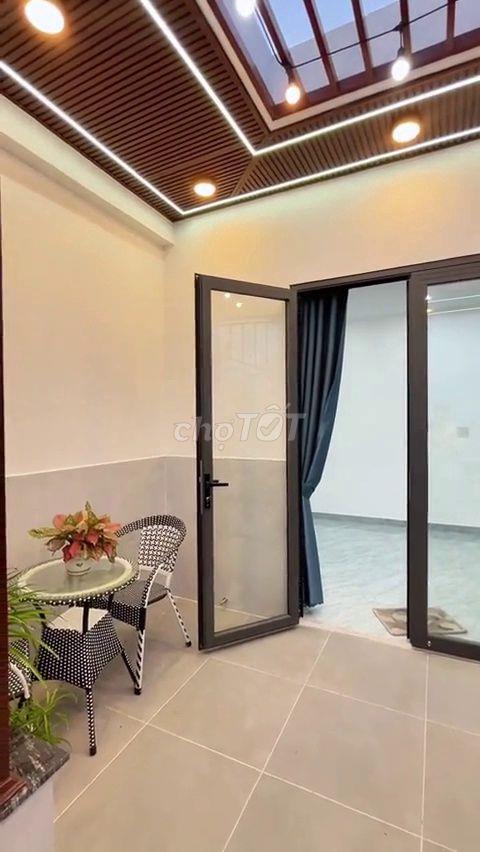 Bán Nhà Phố Hiện Đại Có Thang Máy Quận 12, 8.6 Tỷ