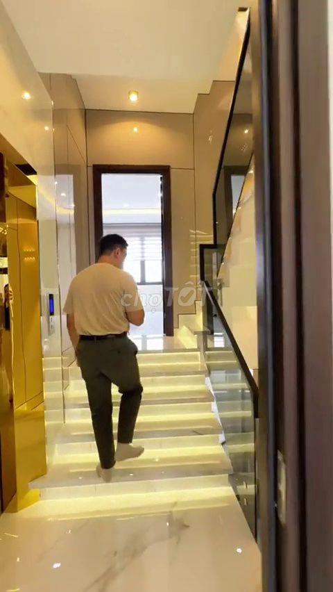 Bán Nhà Phố Có Thang Máy Gần Gò Vấp