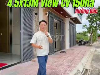 Bán Nhà Phố Full Nội Thất View Công Viên 150ha