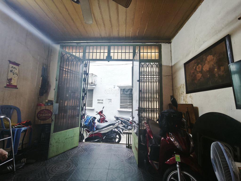 BÁN NHÀ VI TRÍ VIP NGAY LÊ HỒNG PHONG HẺM Ô TÔ SÁT 3/2 38m2 Giá 6.8 Tỷ