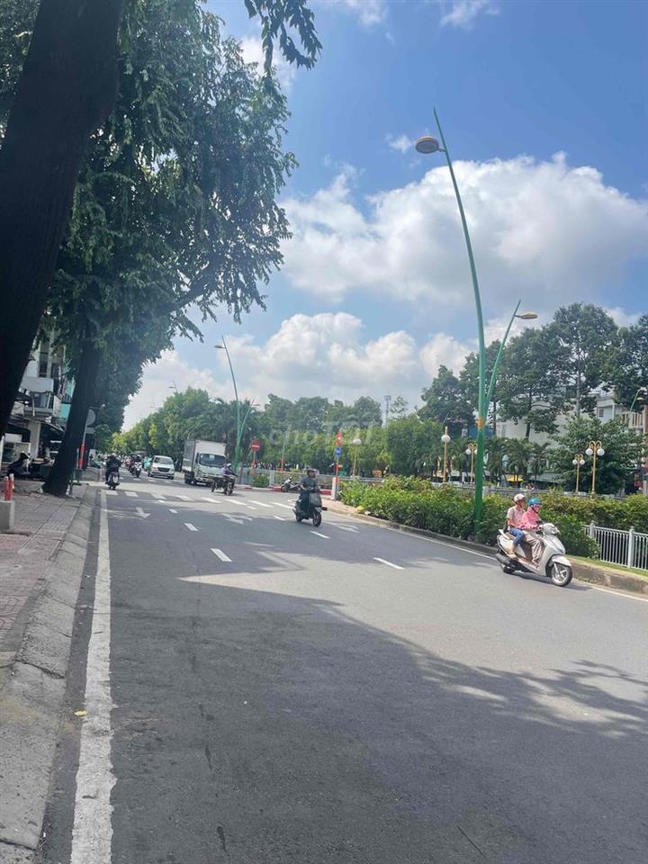 Bán nhà HXH nhựa 5m thông Trường Sa , Q3 - Giá hơn 8 tỷ