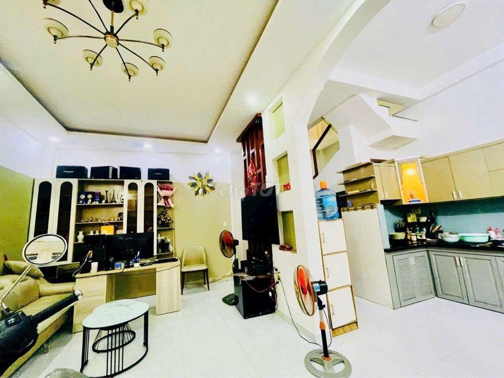 nguyễn văn khối(3) 2 tầng 52m2, 3pn, hẽm xe hơi