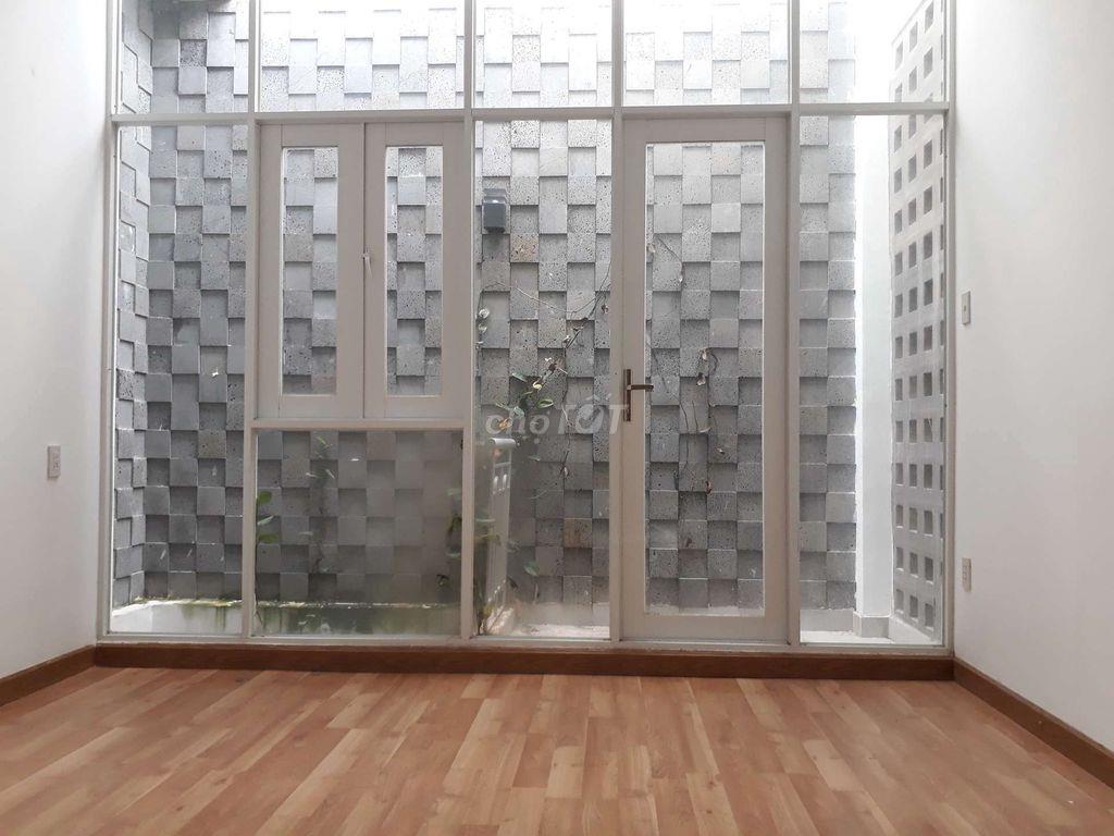 nhà bán thống nhất ngang 9m , gần chợ bệnh viện, 50m2