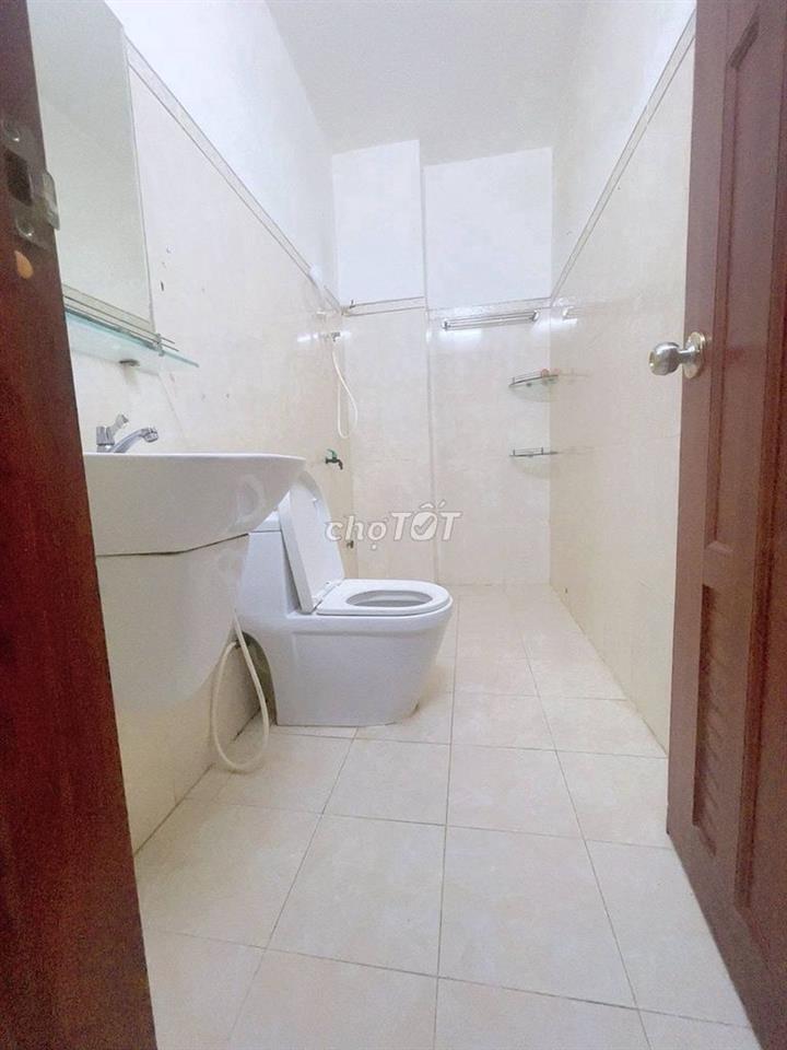 bán nhà hẻm ô tô phạm văn chiêu 61.5m2 dòng tiền 12tr
