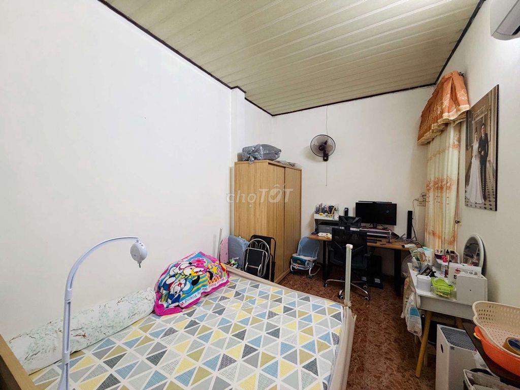 nhà bán quang trung, 5.6*14m, 4 pn, gần chợ, trường học