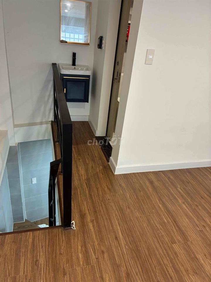 Bán nhà mới xây ngay cầu Điện Biên Phủ