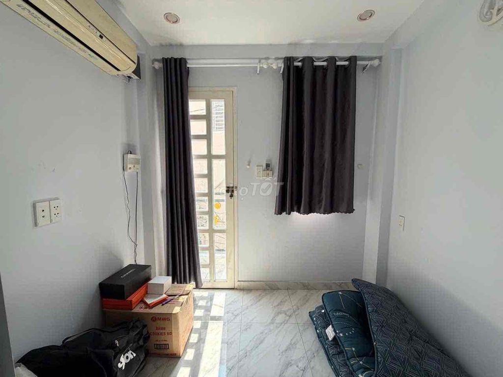 tiêu đề: Nhà nhỏ 1 trệt, 2 lầu, sân thượng , thị nghè xvnt