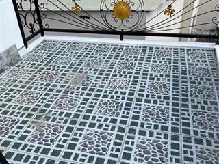 tiêu đề: Nhà nhỏ 1 trệt, 2 lầu, sân thượng , thị nghè xvnt