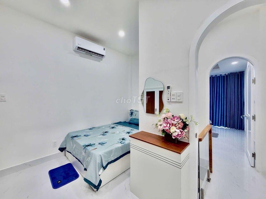 🏡 NHÀ ĐẸP GẦN SÂN BAY – HẺM 4M – 3PN – 💲 CHỈ HƠN: 6.xty.