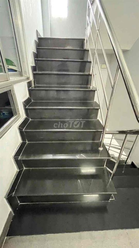 CHÍNH CHỦ ĐỊNH CƯ NƯỚC NGOÀI CẦN BÁN NHÀ 4 TẦNG ĐƯỜNG LÊ QUANG ĐỊNH P5