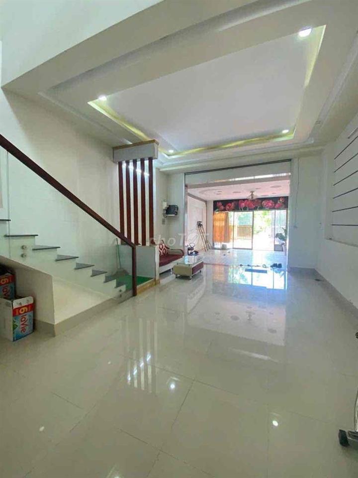 NCHỦ BÁN NHÀ MẶT TIỀN ĐƯỜNG LÀNG HOA KIỂNG BÀ BỘ CÁCH DHYD 300m