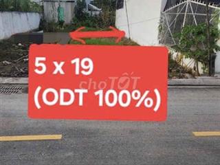 BÁN ĐẤT RỘNG MẶT TIỀN ĐƯỜNG LÀNG HOA BÀ BỘ CÁCH DHYD 500m