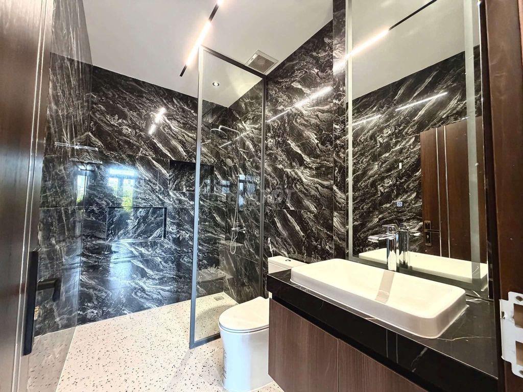 Bán Gấp - Mặt Phố Phùng Văn Cung - 70m2 , 7 tầng, ngang 6m, thang máy.