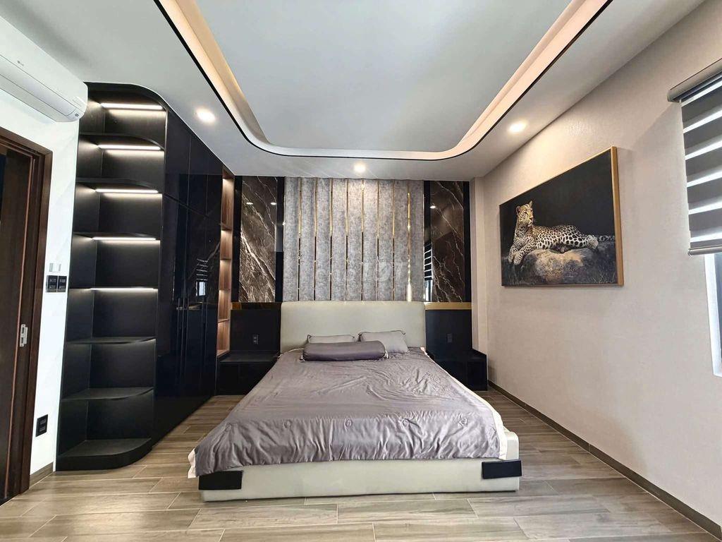 Bán Gấp - Mặt Phố Phùng Văn Cung - 70m2 , 7 tầng, ngang 6m, thang máy.