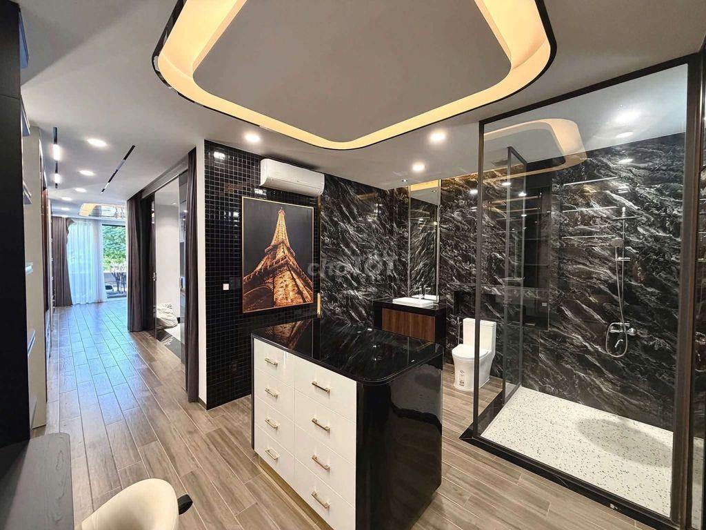 Bán Gấp - Mặt Phố Phùng Văn Cung - 70m2 , 7 tầng, ngang 6m, thang máy.