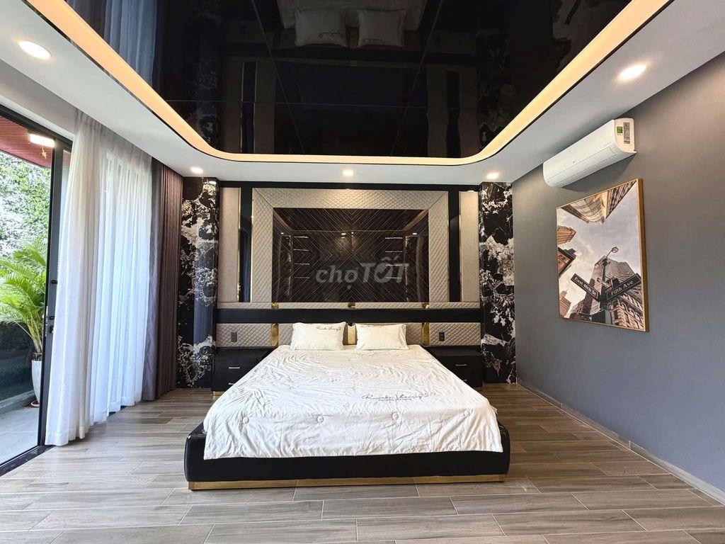 Bán Gấp - Mặt Phố Phùng Văn Cung - 70m2 , 7 tầng, ngang 6m, thang máy.