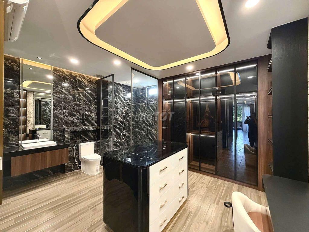 Bán Gấp - Mặt Phố Phùng Văn Cung - 70m2 , 7 tầng, ngang 6m, thang máy.