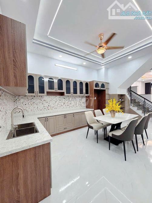 Chủ kẹt vốn Bán gấp nhà 60m2 4ngủ 3 tỷ 370 đường Phạm Thế Hiển, Q8