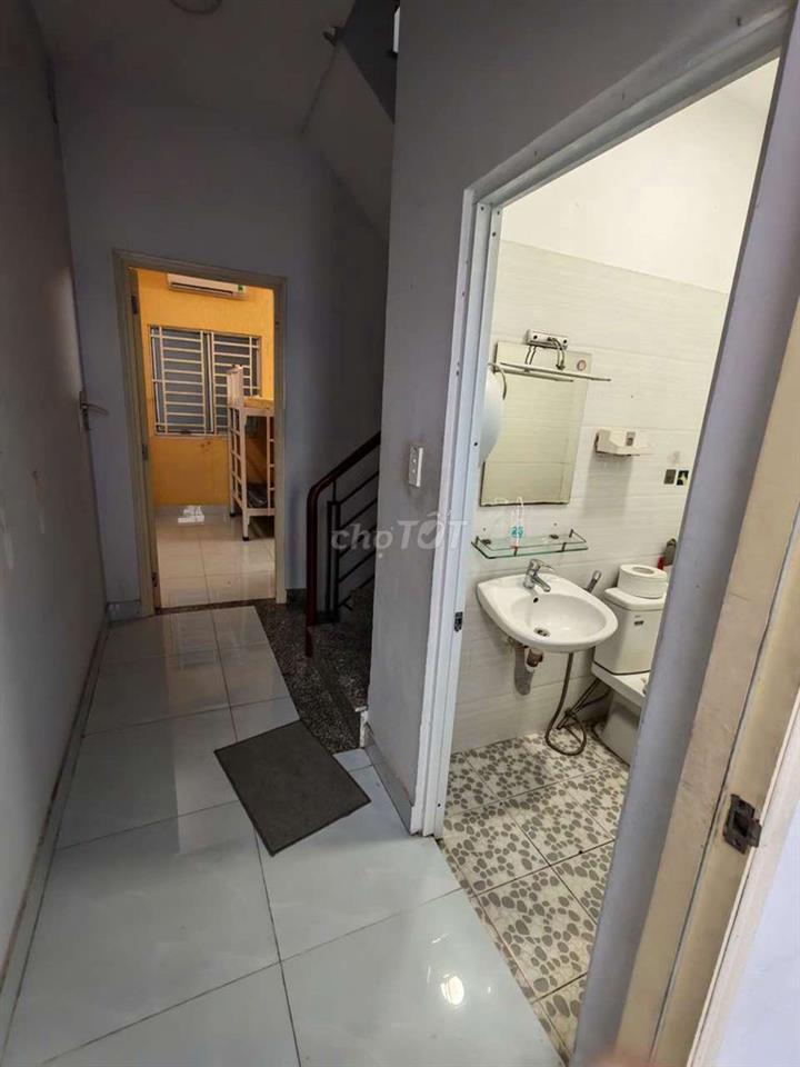 CHO THUÊ NHÀ HẺM Ô TÔ PHAN CHU TRINH P24 BÌNH THẠNH 20TR TL