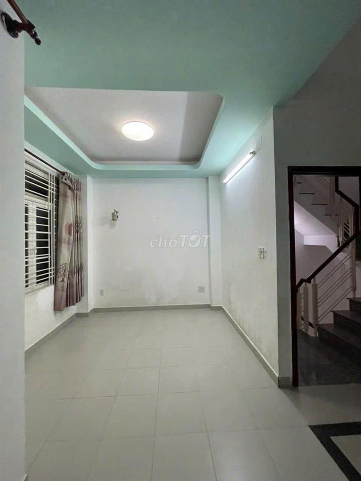 Cần tiền bán gấp nhà Chu Văn An, 1ty750, hẻm xe hơi, dọn vào ở ngay