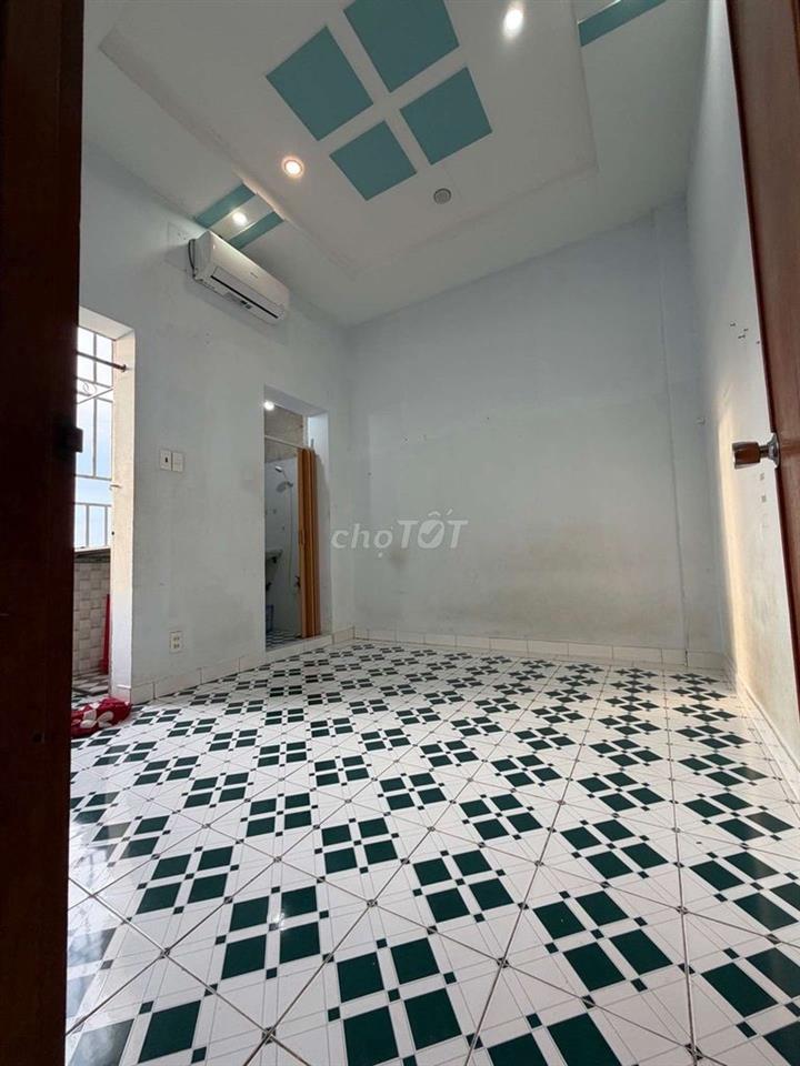 Chung Cư Dương Quảng Hàm  – 64m² – Tầng 1 - Có sổ - Vị Trí Đẹp