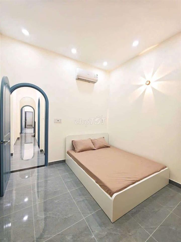 Bán Nhà Quang Trung - 60m2 - 2 tầng 4 p.ngủ full nội thất .