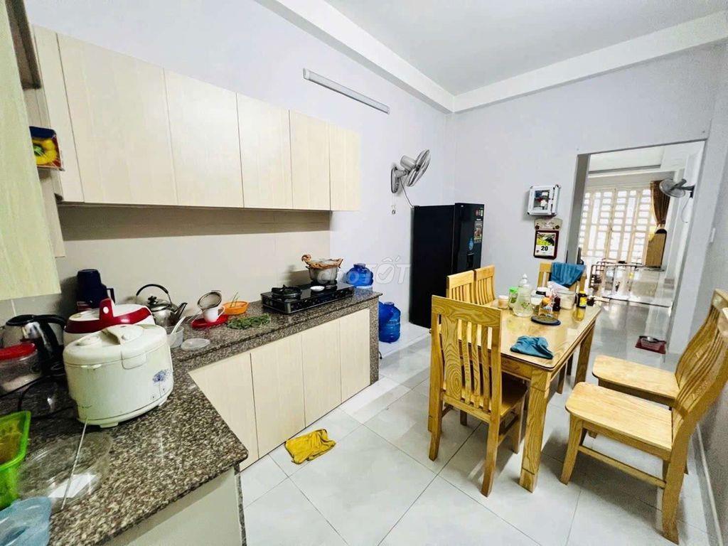 Nhà thống nhất - 54m2 - 3 tầng - pháp lý chuẩn