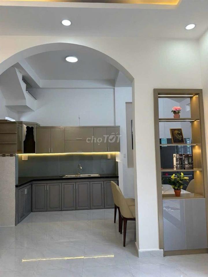 Sát Nguyễn Văn Khối - 53m2 -2 lầu - ngang 7m thoáng 
