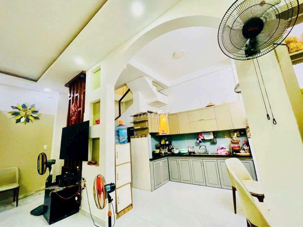Sát Nguyễn Văn Khối - 53m2 -2 lầu - ngang 7m thoáng 