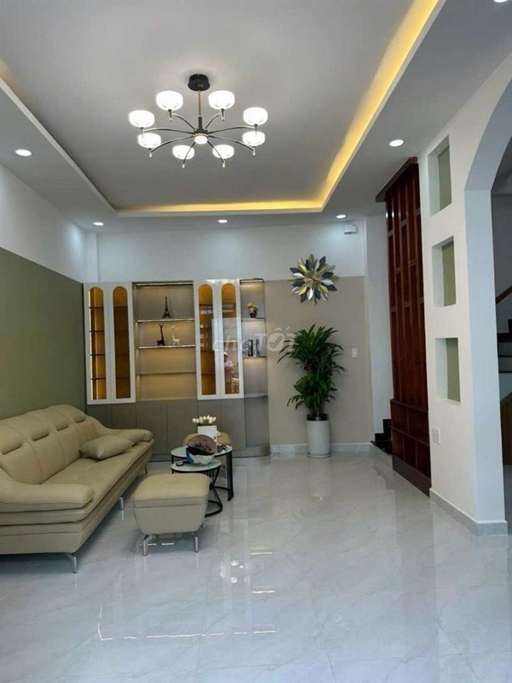Sát Nguyễn Văn Khối - 53m2 -2 lầu - ngang 7m thoáng 